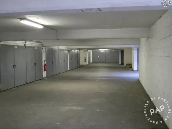 Garage/Parking