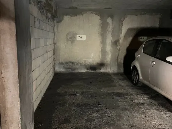 Parking proche pont Garigliano