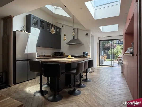 Maison 8 pièces 162 m²