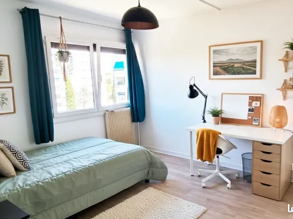 Chambre meublée et climatisée dans colocation de standing 100% Filles