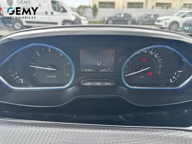 Peugeot 2008 bluehdi 100ch s&amp;s bvm5 — photo 15