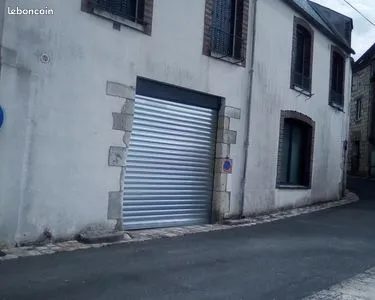 Garage / Local de 60 m² isolé (Destination Habitation) - centre Château-Landon