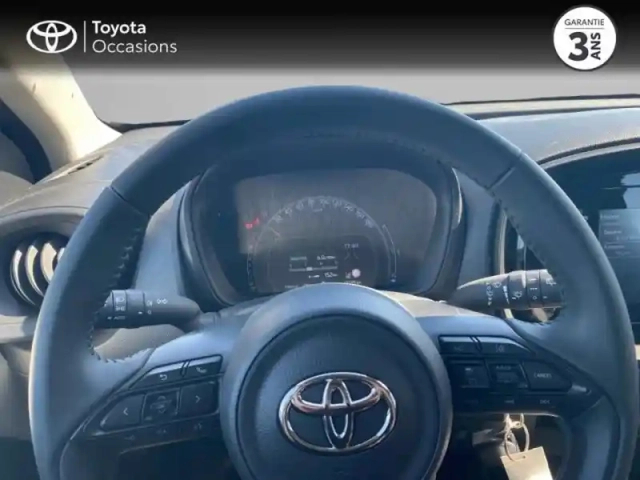 Toyota Aygo x 1.0 vvt-i 72ch dynamic s-cvt my23 — photo 13