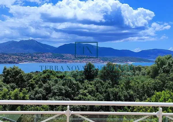 Villa 7 pièces 210 m²