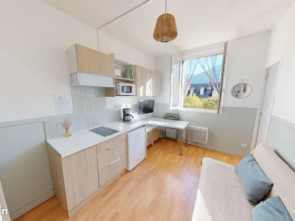 🏔️Luchon - T2 rénové de 21 m² en plein coeur des Allées d'Etigny, 3e étage avec ascenseur ☀️