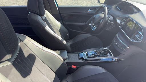 Peugeot 308 SW 1.5 BlueHDi 130 EAT8 - GT Line – 2021 – 98863 km – Diesel – Boîte Automatique — photo 21