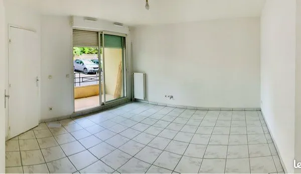Grand T1 31 m² avec terrasse et parking - Résidence sécu