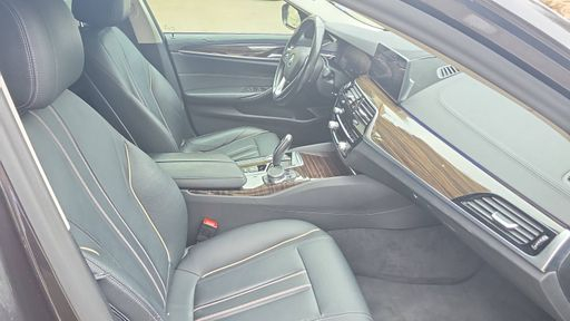 BMW Serie 5 518d 150 Steptronic 8 - Luxury – 2020 – 178967 km – Diesel – Boîte Automatique — photo 10