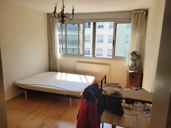 Loue 3 chambres dans colocation de 4 à VILLEURBANNE LADOUA en face des facultés.