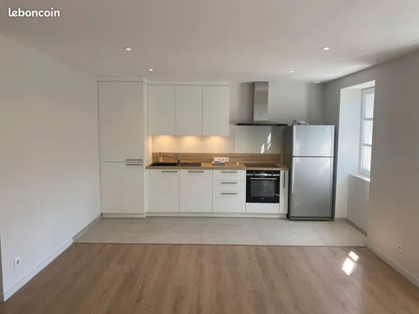 Appartement rénové 4p 86m2 l'Arbresle centre