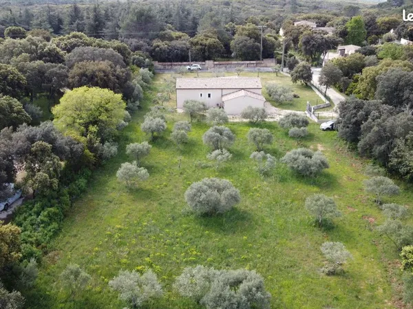 Vente Magnifique terrain constructible viabilisé 1764 m² - Saint-Siffret (Proche Uzès)