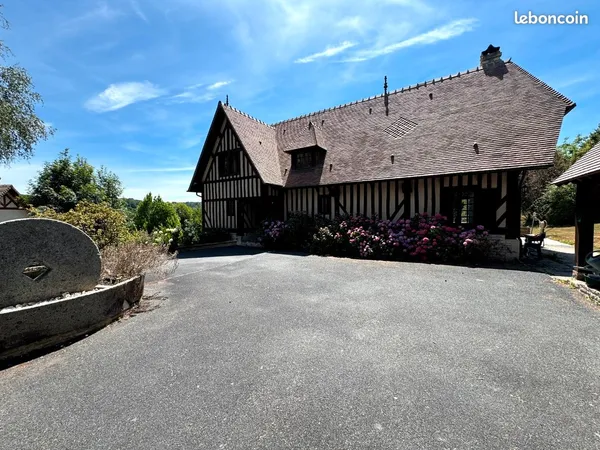 Maison de caractère de 190 m². Terrains arboré de 3000 m². Saint Martin de la lieue- 460000