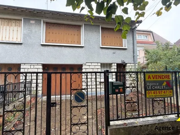 RARE À VILLENEUVE-LE-ROI -108 M² ESPRIT MAISON - JARDIN, GARAGE & FORT POTENTIEL