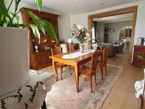 Maison 9 pièces 228 m²
