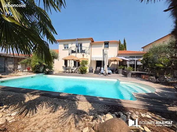Maison 8 pièces 229 m²