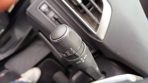Peugeot 5008 1.2 PureTech 130 EAT6 - Allure – 2018 – 112488 km – Essence – Boîte Automatique — photo 11