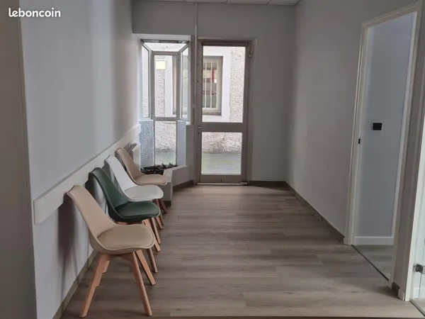 Bureaux 60 m² Nay