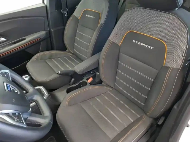 Dacia Sandero eco-g 100 — photo 12