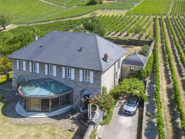 BARNES Aix-Les-Bains - Maison de maître au coeur du vignoble savoyard - 5 chambres - Vue dégagée