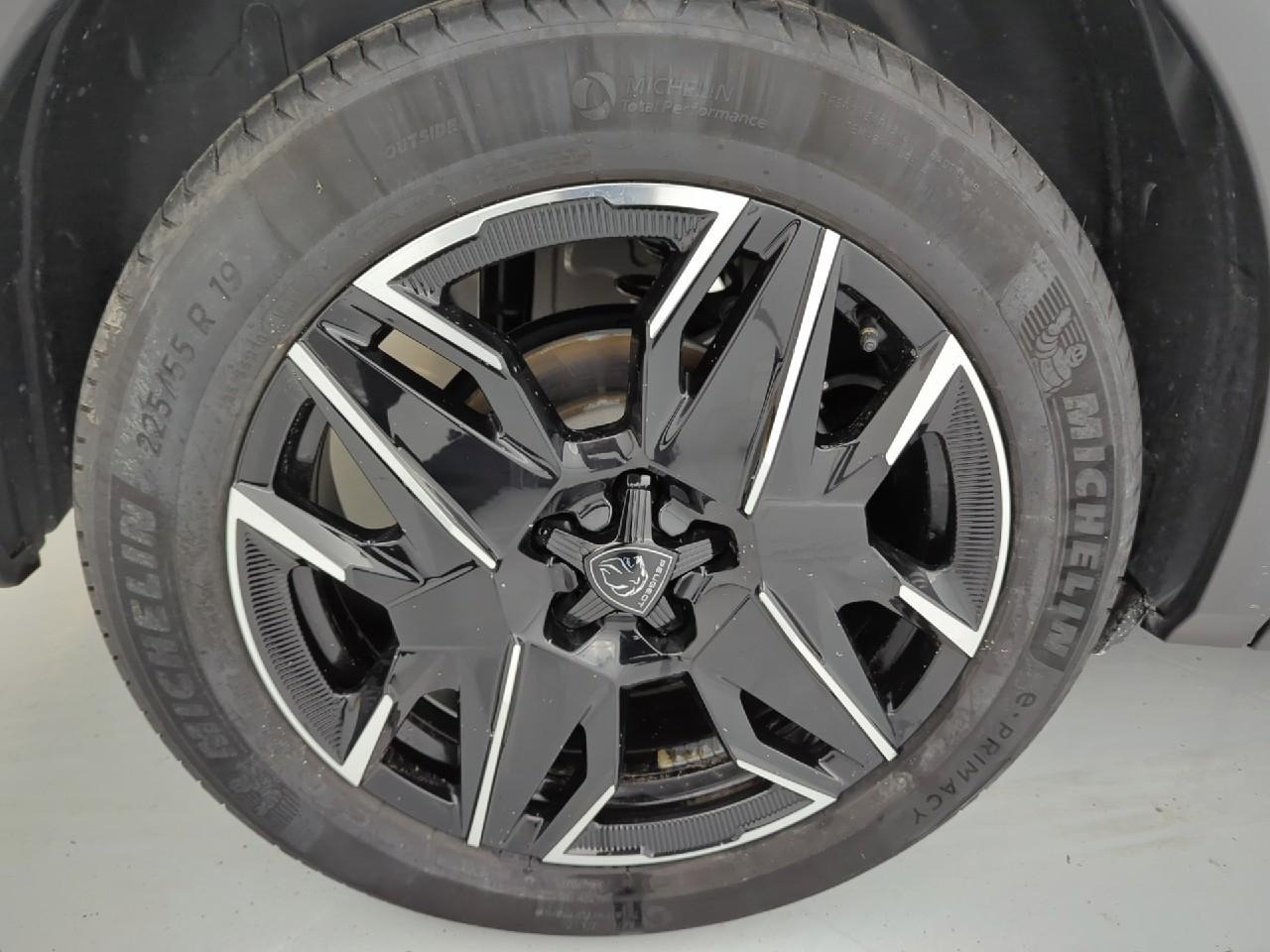 Peugeot 3008 hybrid 136 e-dcs6 allure — photo 18