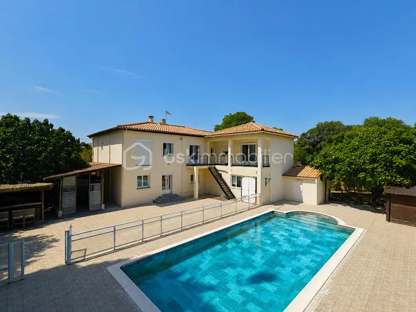 Maison 7 pièces 262 m²