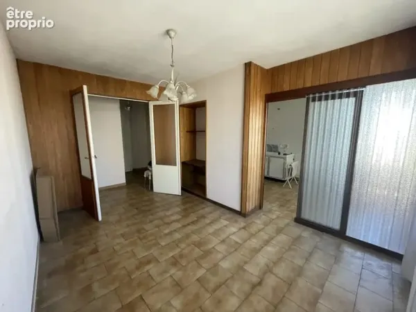 Opportunité! Appartement T4 3 chambres avec Cave secteur Edouard Vaillant / Chartrons