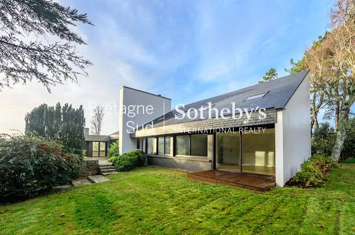 Maison 12 pièces 384 m²