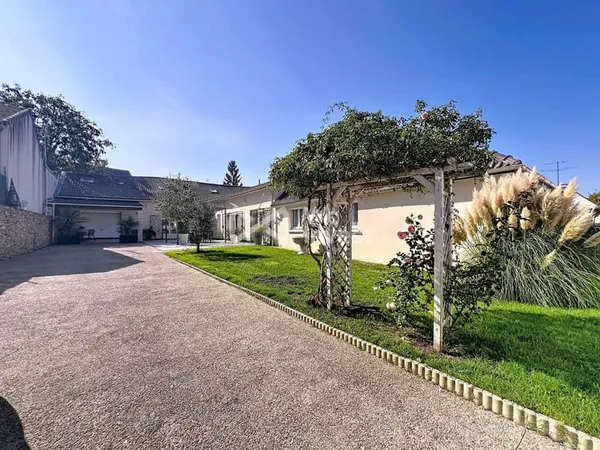 Spacieuse maison familiale de 190 m²  4 chambres  Aucun t