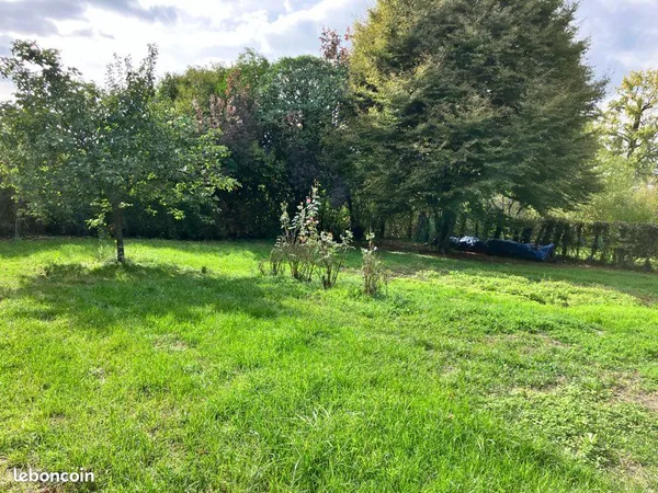 Terrain plat constructible centre village