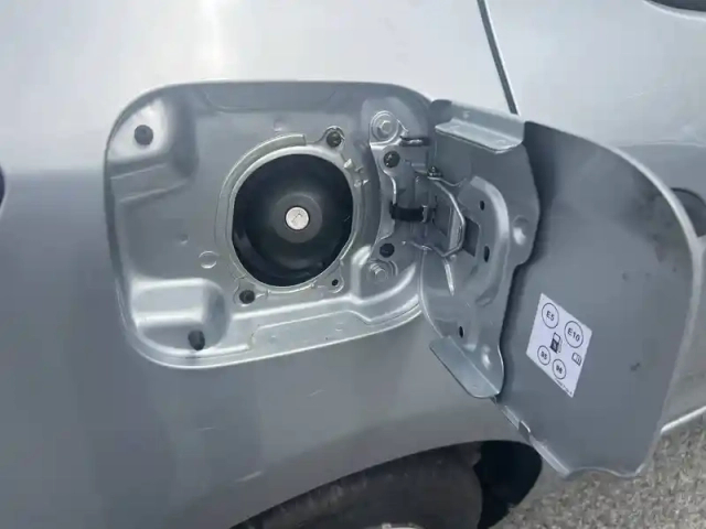 Dacia Sandero sce 75 — photo 19