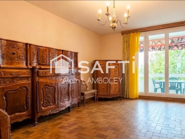 Aix-en-Provence : grand balcon, cave et 3 chambres possibles !
