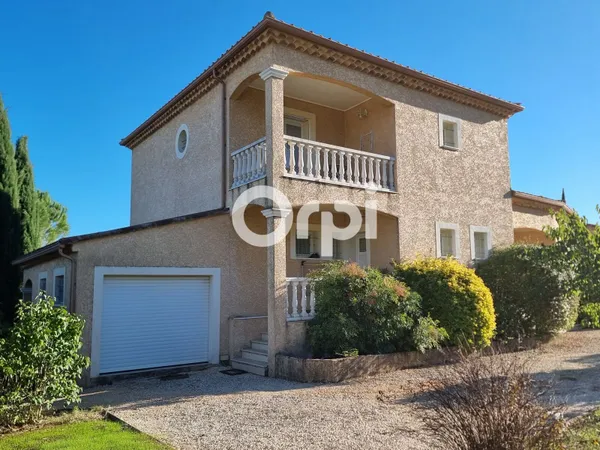 Maison 7 pièces 246 m²
