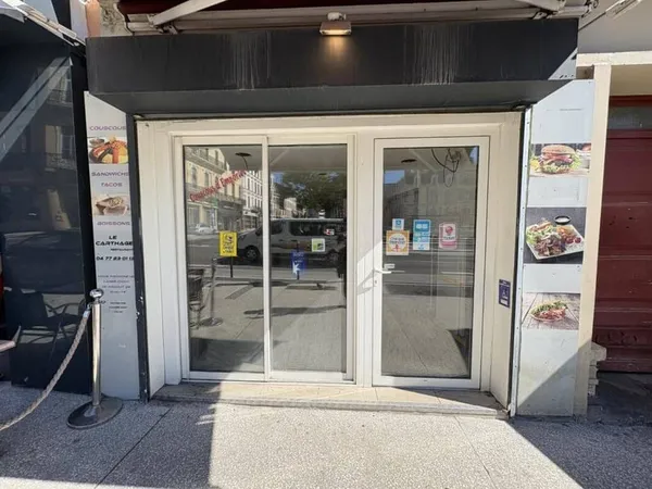 Local commercial 2 pièces 45 m²