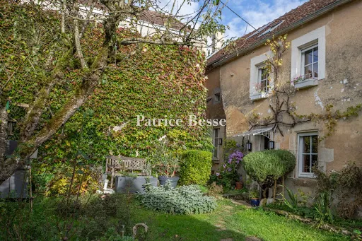 Maison 8 pièces 350 m²