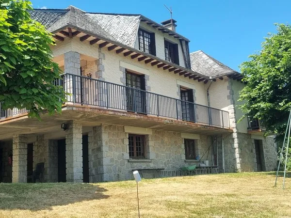 Propriété 7 pièces 160 m²