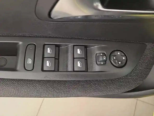 Peugeot 208 hybrid 100 e-dcs6 — photo 61