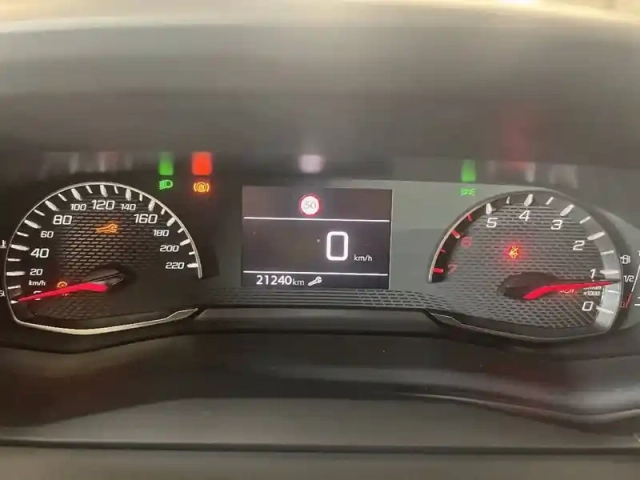 Peugeot 2008 puretech 100 s&amp;s bvm6 — photo 12
