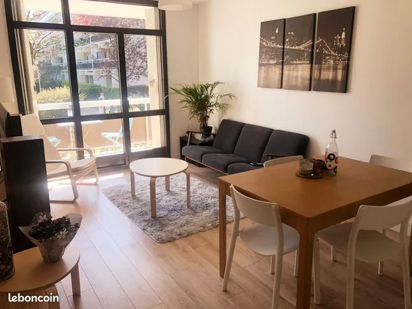 Au pied du tram - Chambre avec balcon dans colocation 90m²