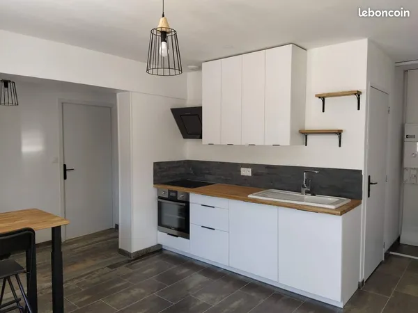 Maison Location La Haie-Fouassière 2p 35m² 690€