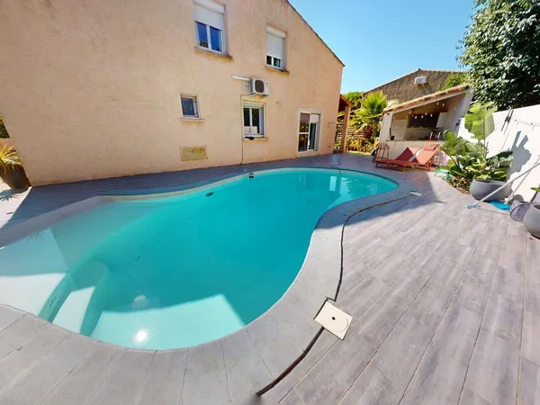 Villa 7 pièces 200 m²
