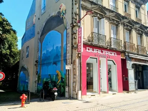 Local commercial d'angle très visible - Le Mans centre-ville