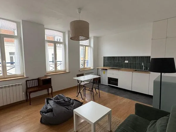 Location T2 traversant et lumineux de 33 m² - Lille Wazemmes