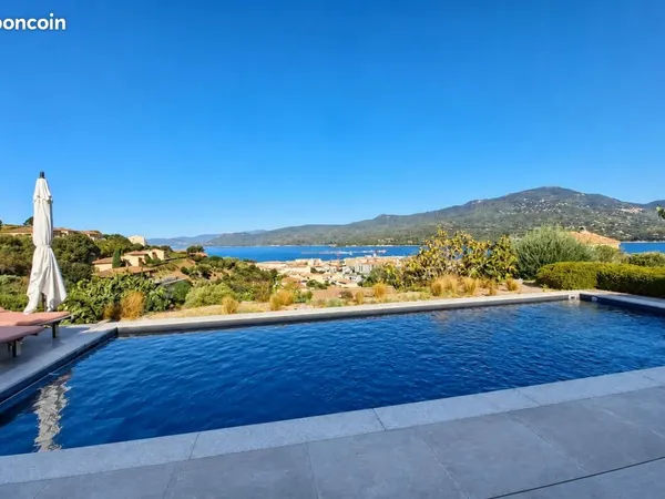 Villa 7 pièces 251 m²