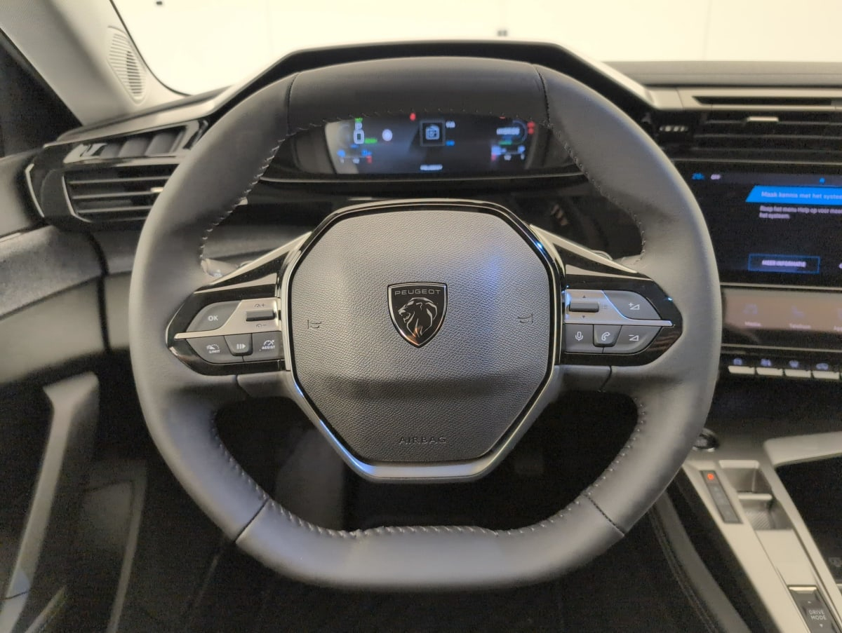 Peugeot 308 — photo 15