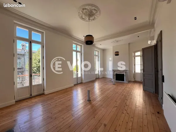 Bureaux 86 m²
