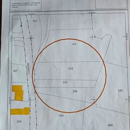 Terrain constructible disponible immédiatement