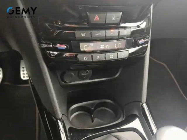 Peugeot 2008 1.2 puretech 130ch s&amp;s bvm6 — photo 17