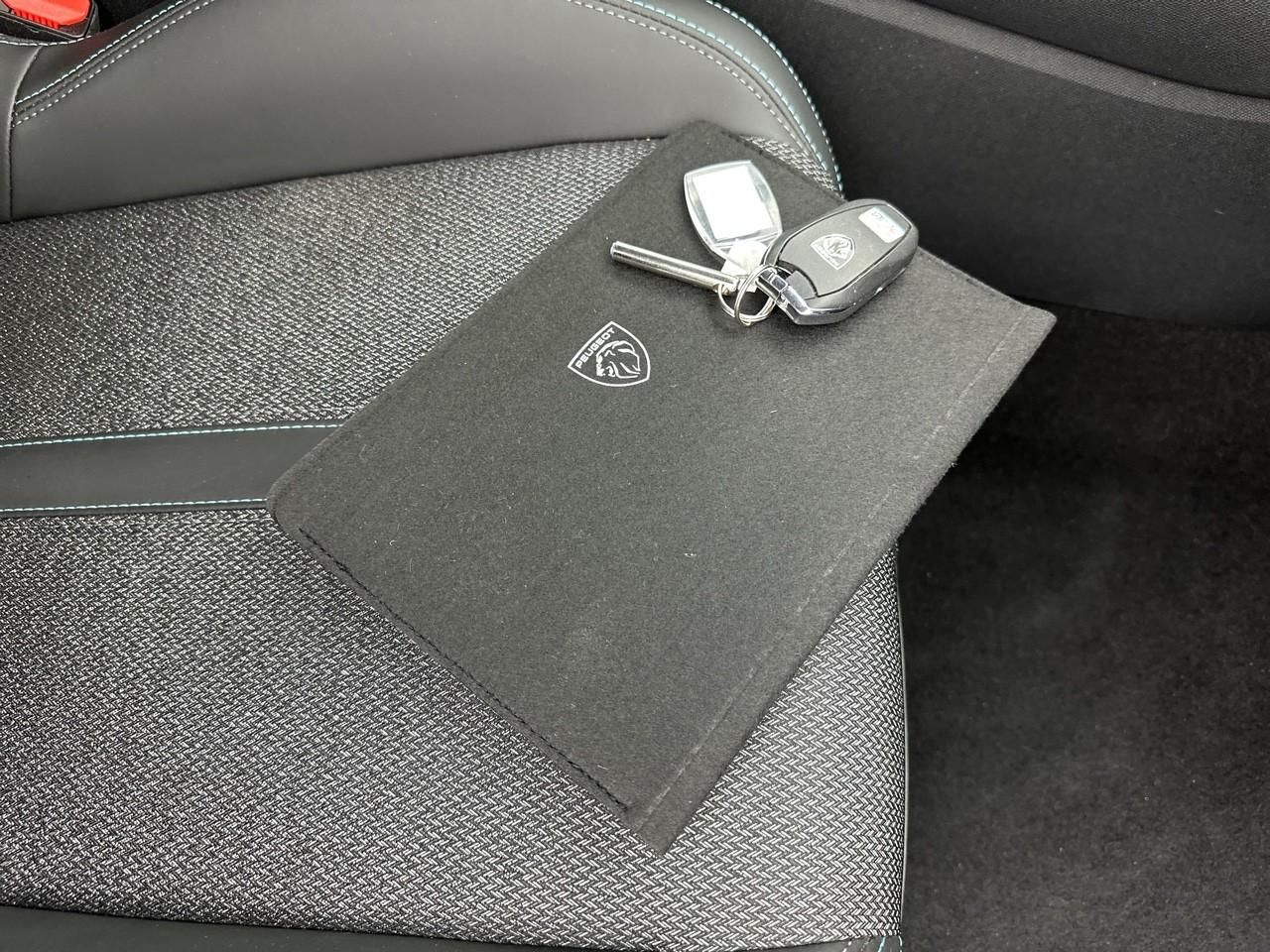Peugeot 308 hybrid 145 e-dcs6 allure — photo 33