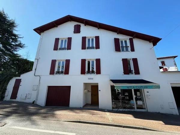 Immeuble à vendre USTARITZ (64)
