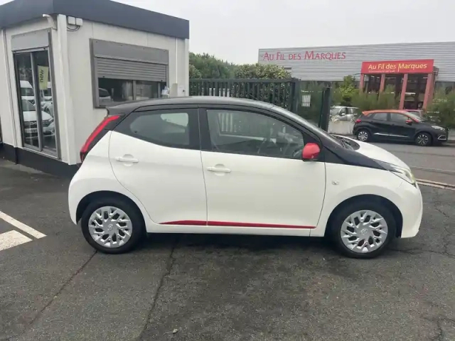 Toyota Aygo 1.0 vvt-i — photo 8